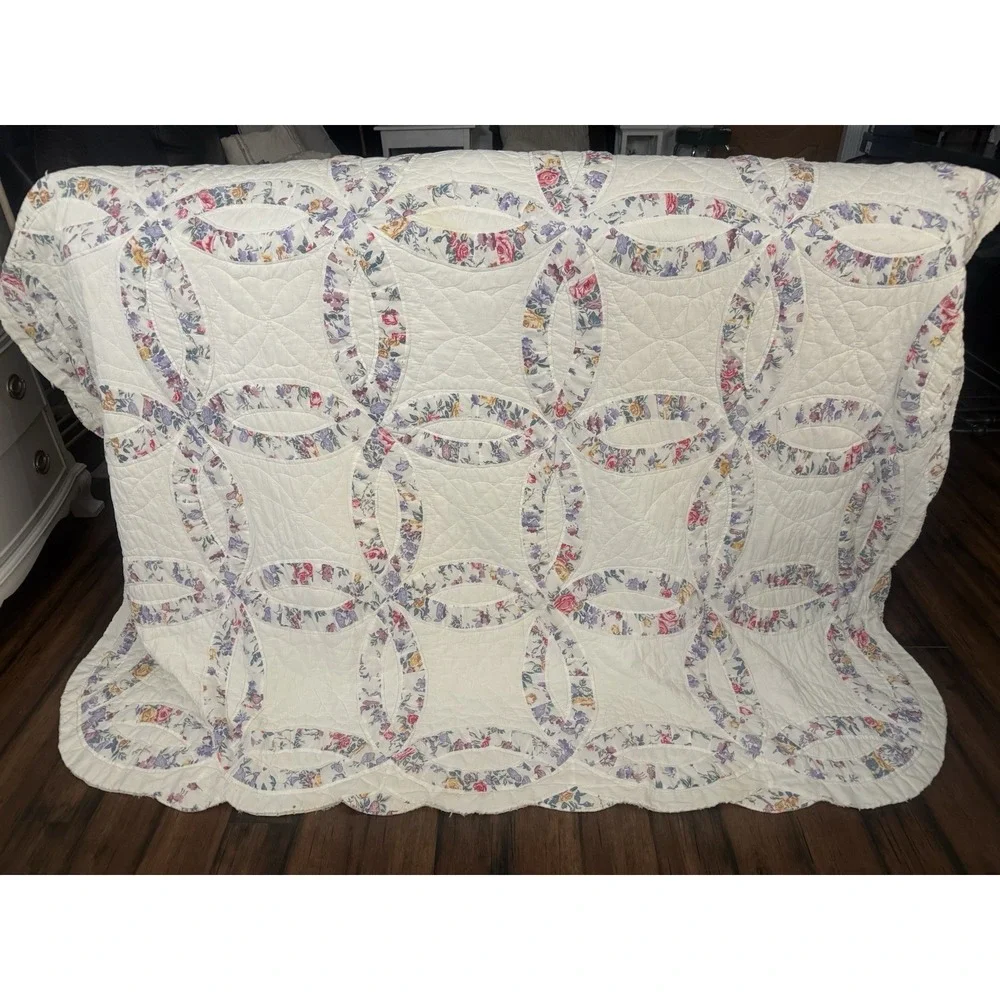 Vintage Handmade Floral Double Wedding Ring Pattern Quilt (80 x 80) Cottage Core